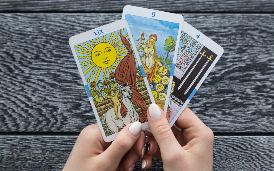 La Papesse et le Pape : les archétypes maternels et paternels en tarot